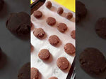 Cargar y reproducir el video en el visor de la galería, Premezcla galletas proteicas DOBLE CHOCOLATE
